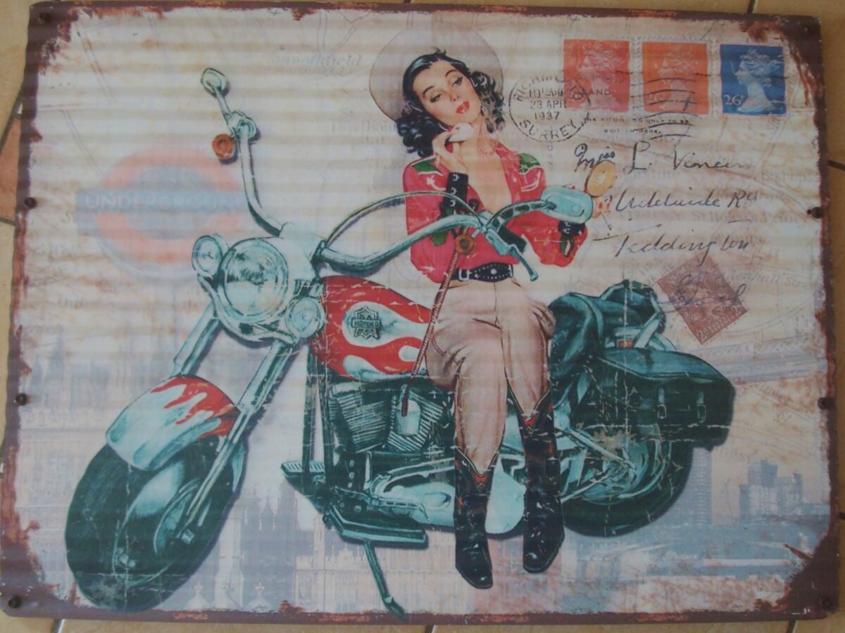 GLOBLELAND Plaque Métallique Vintage Pin Up Lady de 8x12 pouce Affiche D'Art de Voiture Classique Rétro pour la Décoration Murale de la Maison Salle de Bain Bars Pubs Cafés Clubs